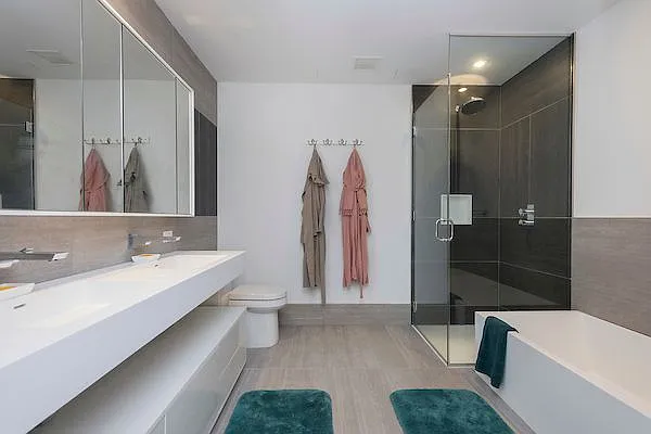 Rented by CMB Realty, LLC | media 15