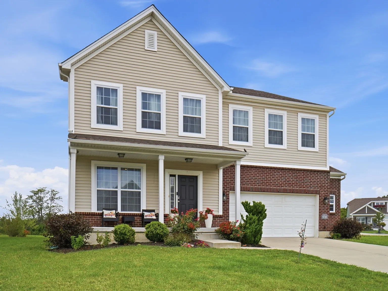 4 bed, 3.5 bath, 3120 sqft, $3,725 — Photo 2