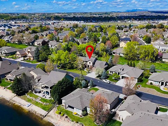 3rd image of 12160 W Pinewood River Ln