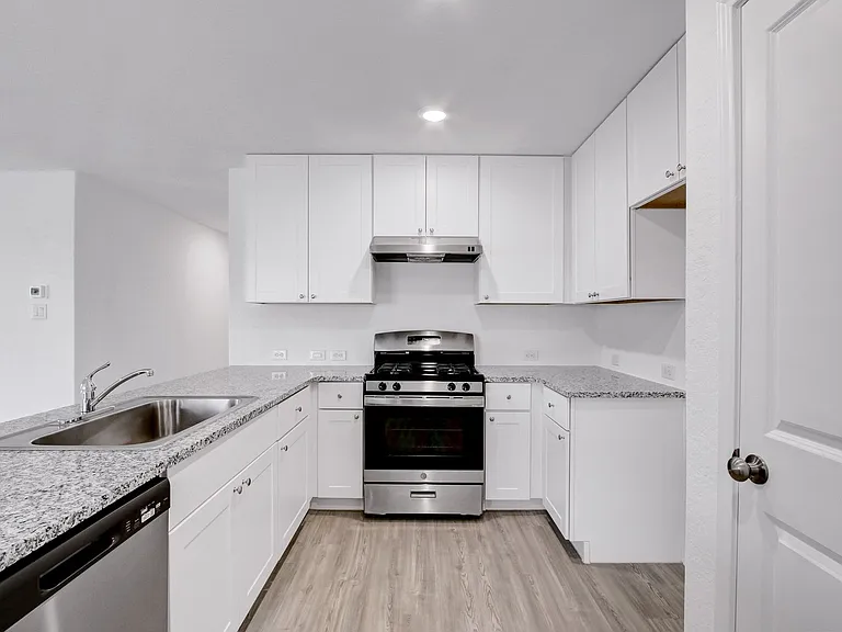 15003 Greenfield Ml — Photo 12