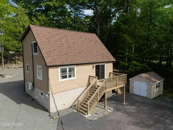 1024 Sundew Rd, Lake Ariel, PA 18436