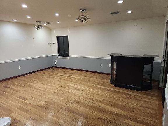 2nd image of 1-4008 Wickham Ave #1