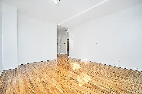 910 Park Pl #1D — Photo 3