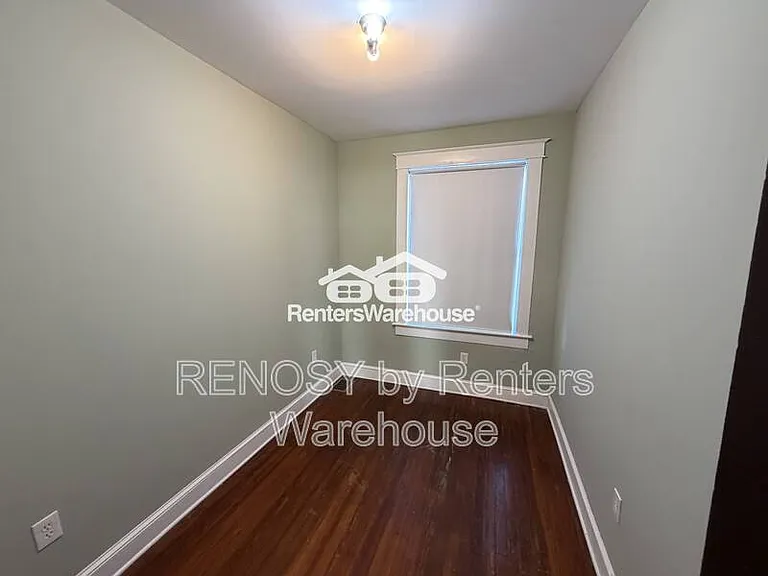 400 Lyndhurst St — Photo 13