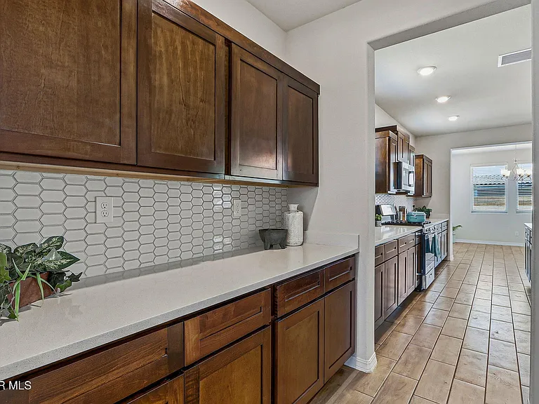 7509 Enchanted Park Dr — Photo 10
