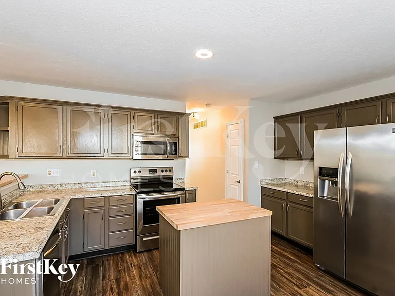4804 Oakton Way — Photo 5