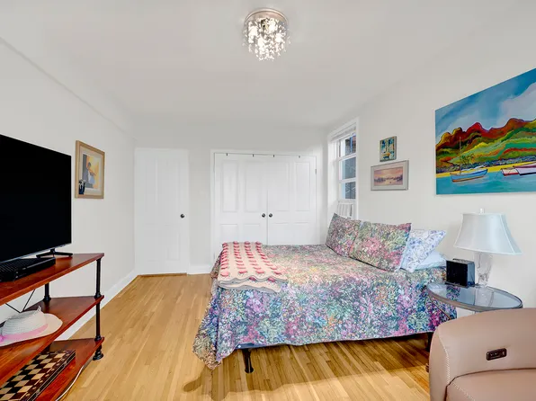 9707 Fourth Avenue image 16 of 18