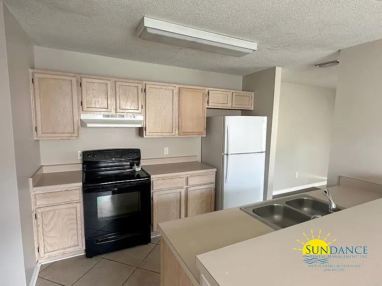 8134 Tavira St — Photo 3