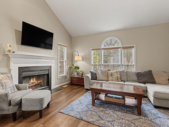 5th image of 5221 Sutter Way