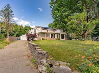 15 Elm St, Monson, MA 01057