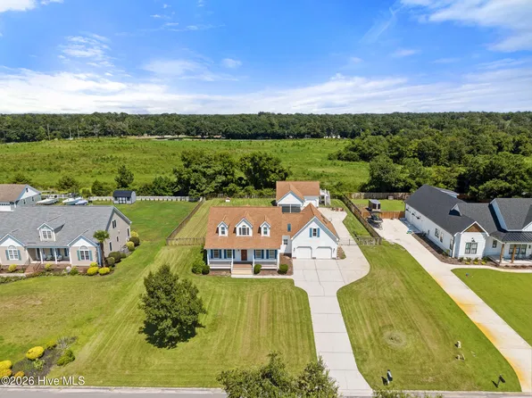 117 Middle Point Road, Hampstead, NC 28443