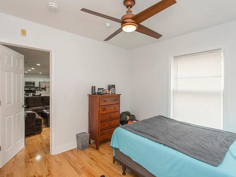 1629 Wallace St #1R — Photo 18