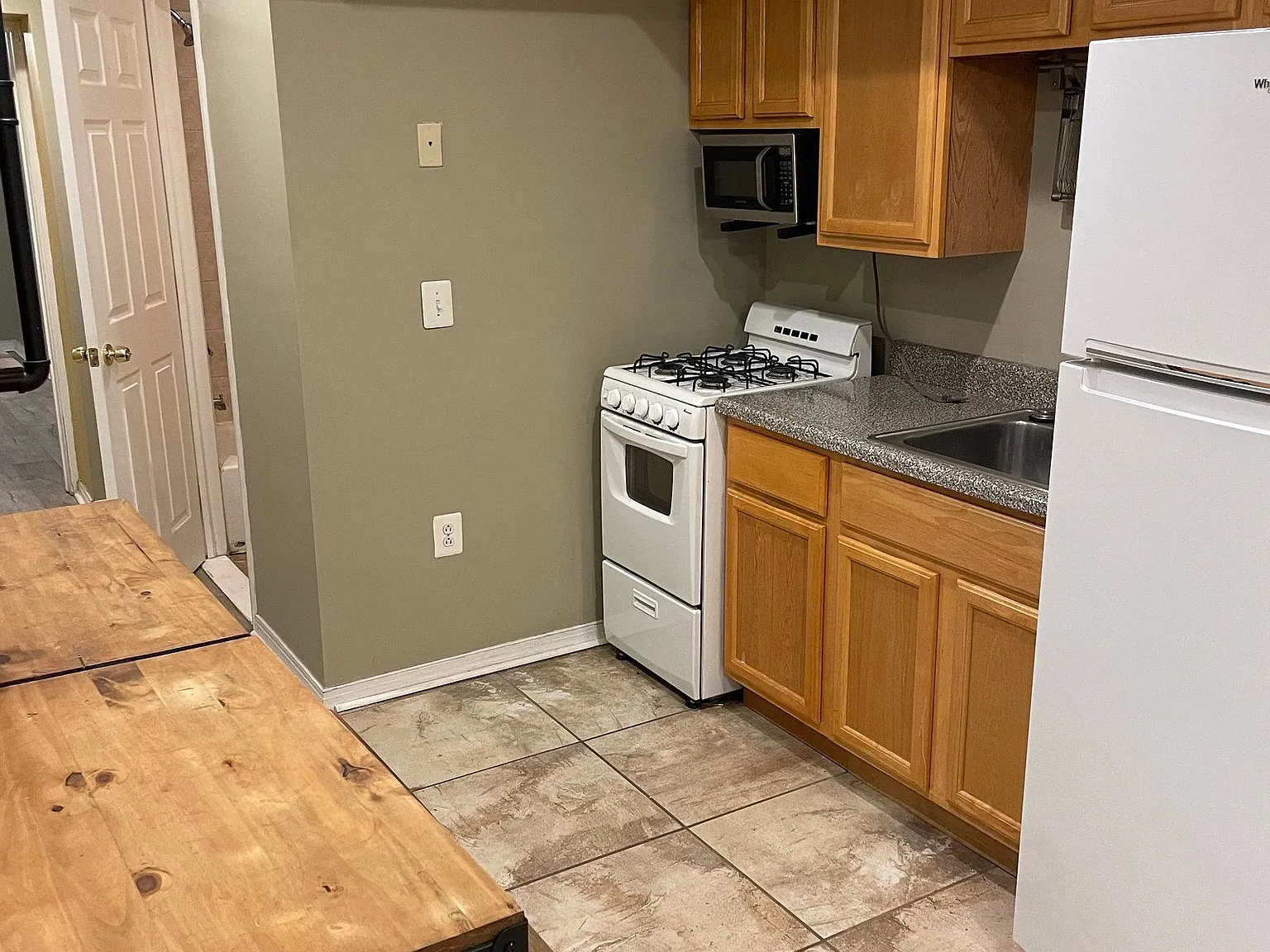 1 bed, 1.0 bath, 650 sqft, $1,500 — Photo 3