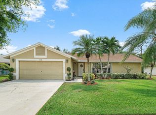 115 Queens Ln, Royal Palm Beach, FL 33411