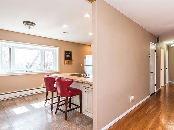 5th image of 131 Upper Hillside Dr