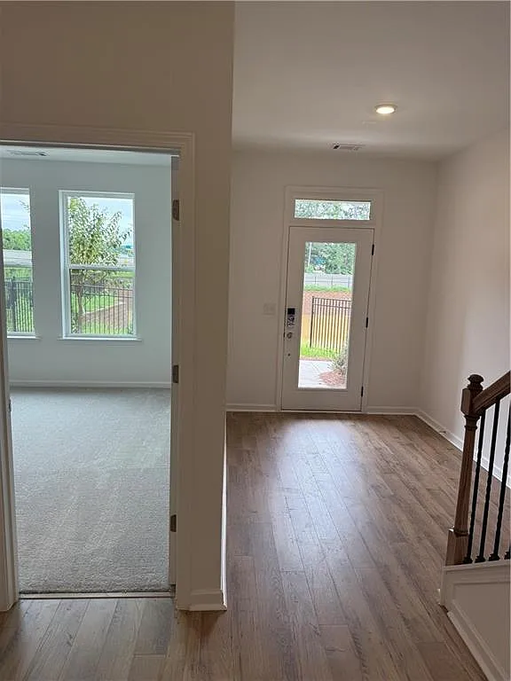 4 bed, 3.5 bath, 2314 sqft, $3,000 — Photo 4