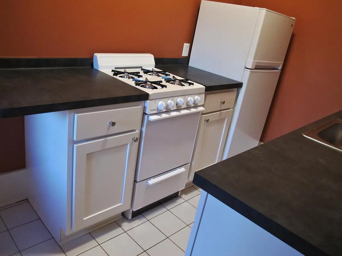 2 bed, 1100 sqft, $1,525 — Photo 2