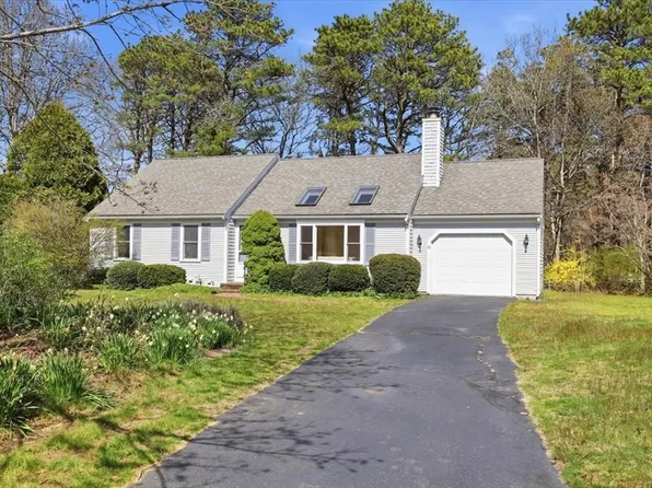 10 Skipjack Ln, Barnstable, MA 02630