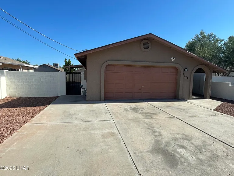 1927 Motor Ave — Photo 2