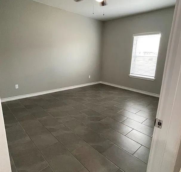 Encino Crossing — Photo 18