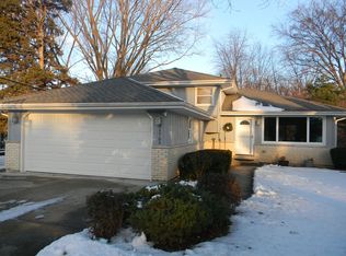 0N765 Knollwood Dr, Wheaton, IL 60187