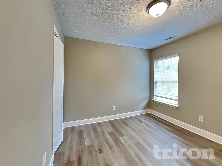134 Walton Trce S — Photo 14