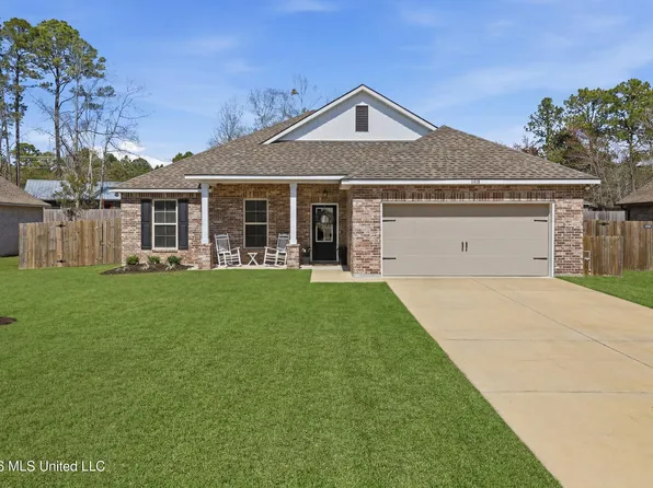 11436 Memphis Cir, Ocean Springs, MS 39564