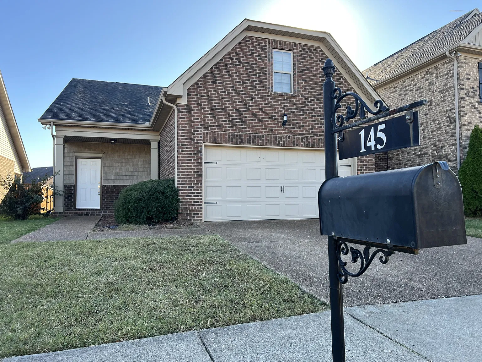 4 bed, 3.0 bath, 2112 sqft, $2,600 — Photo 1