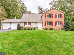 11729 Pine Tree Dr, Fairfax, VA 22033