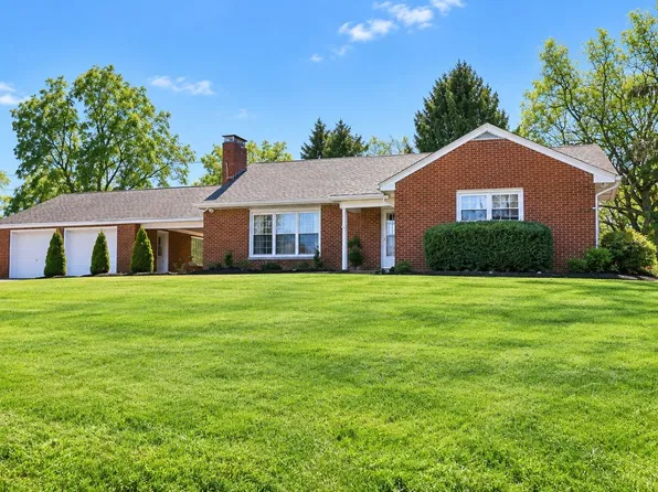 115 Peasant Village Ln, Belle Vernon, PA 15012