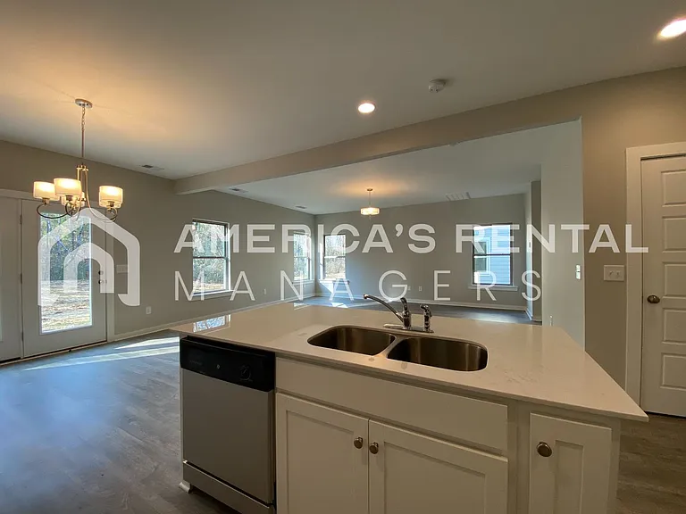 7940 Saint James Dr — Photo 5