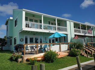 205 Nassau Dr, Rockport, TX 78382