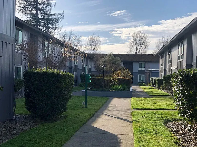 Bella Vista — Photo 10
