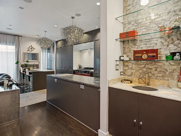 3633 Brown St — Photo 9