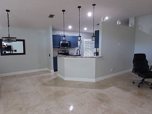 3rd image of 4521 Beaumaris Dr