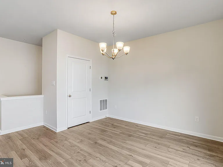 385 Ensemble Way — Photo 14