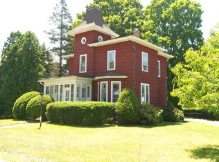 34 Glendale St, Easthampton, MA 01027