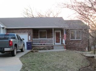 1013 Connecticut Ave, Manhattan, KS 66502