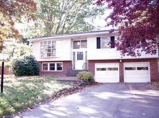 10 Farmingdale Rd, Latham, NY 12110