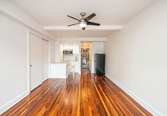 5th image of 320 E 42nd St APT 2107