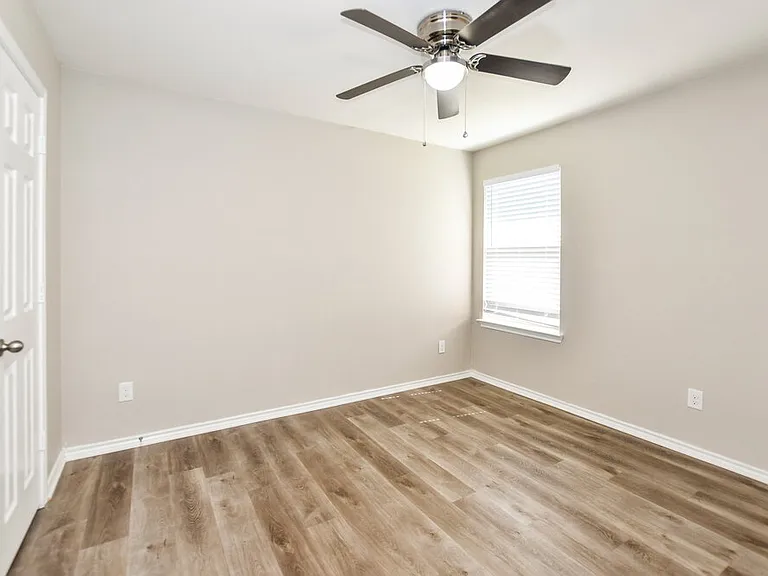 4713 Joshua Dr — Photo 11