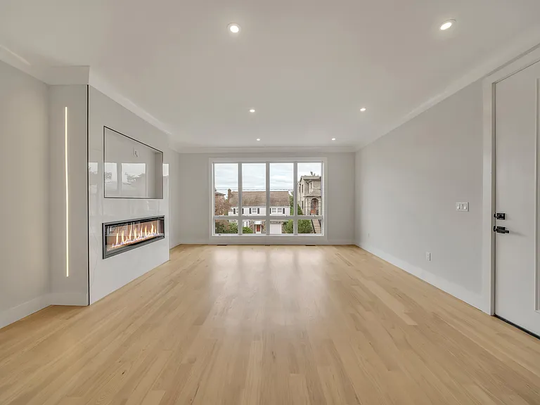 530 Roff Ave #A — Photo 4