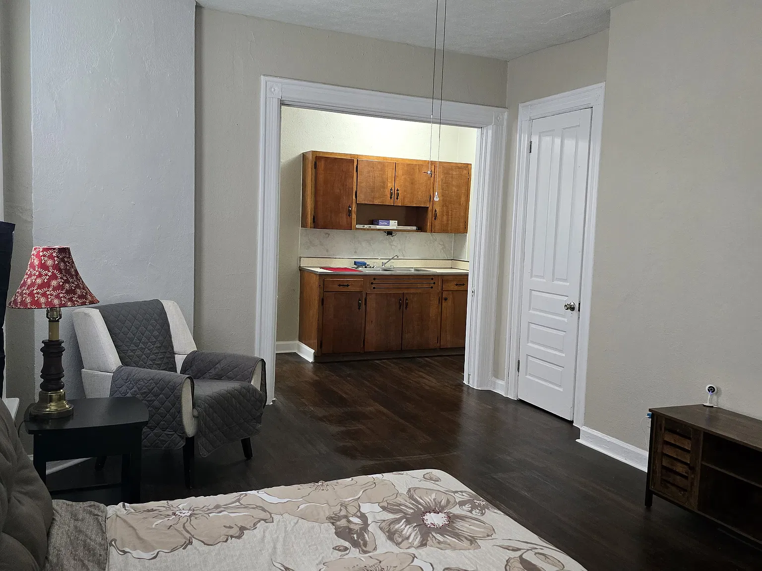 1 bed, 370 sqft, $725 — Photo 2