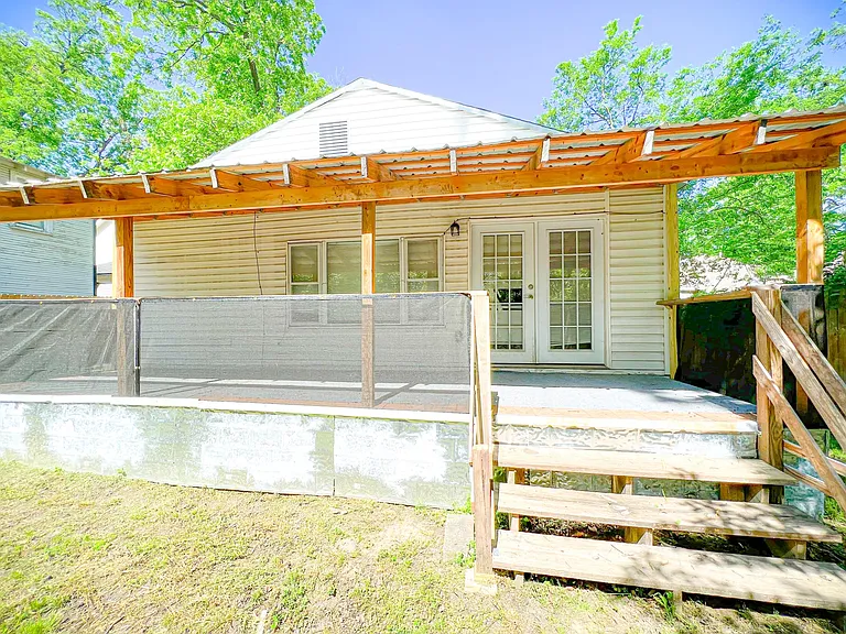 608 N Adelaide St — Photo 9