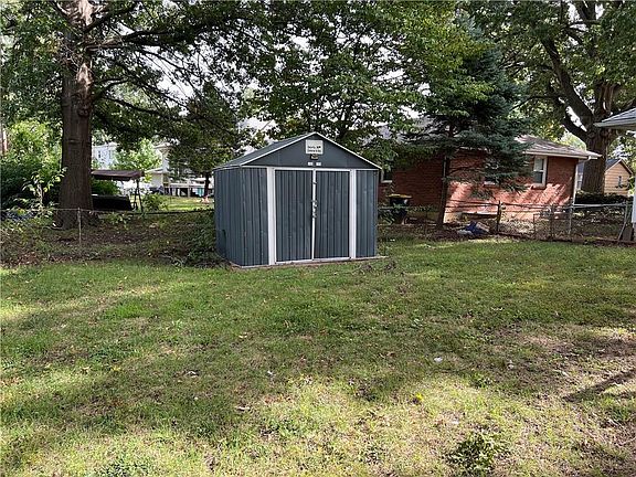 5th image of 8308 E 105th St