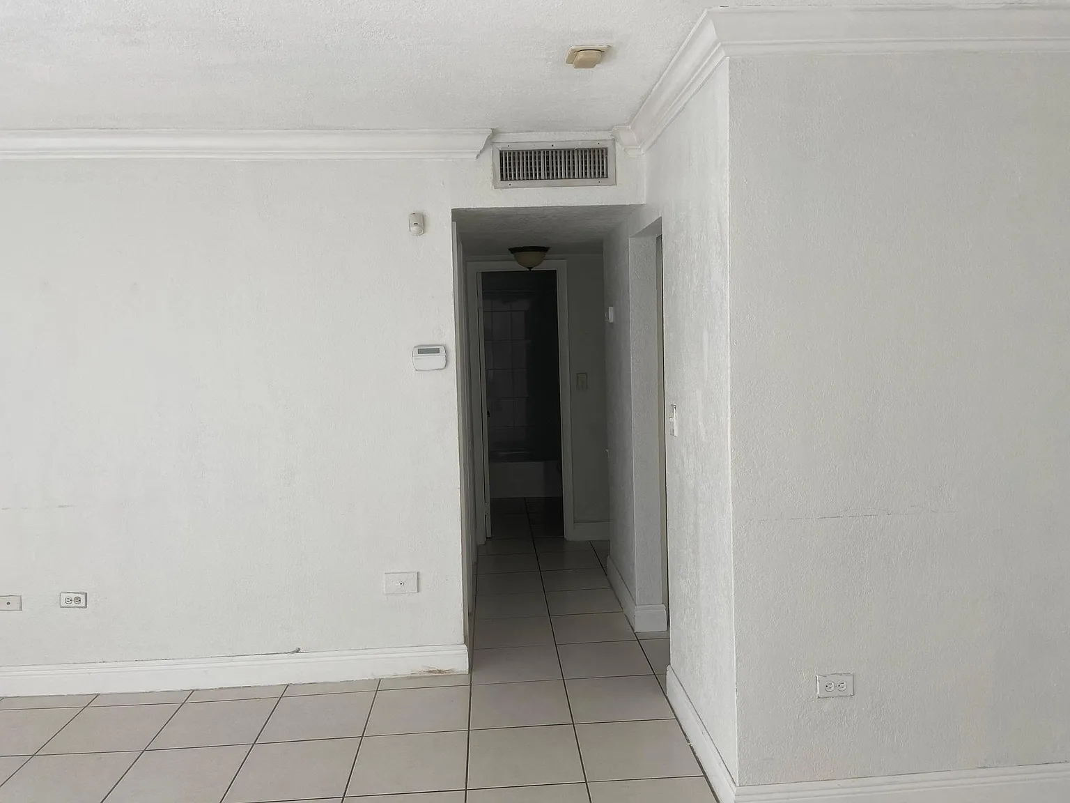 2 bed, 763 sqft, $2,200 — Photo 2