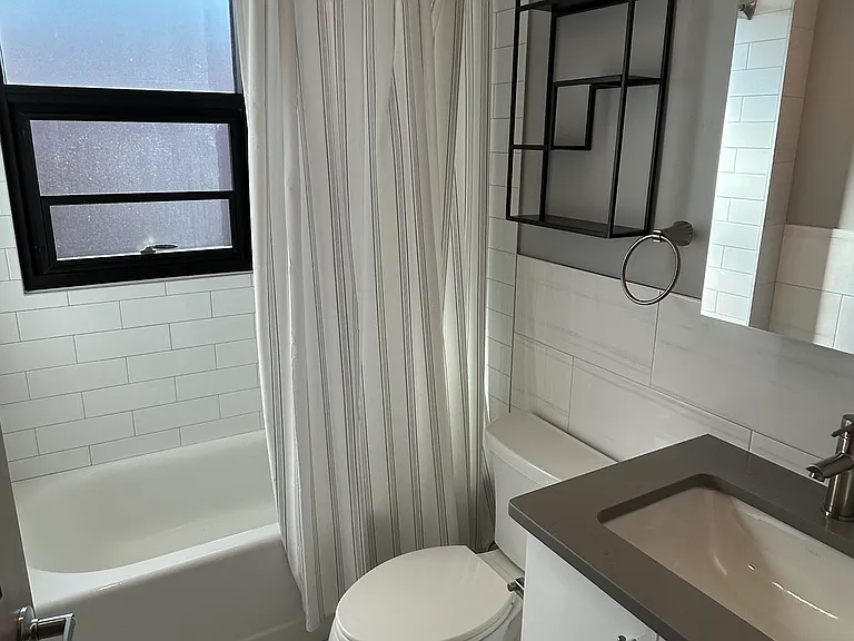 244 Hanover St #510 — Photo 4