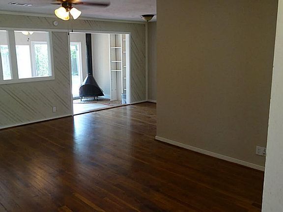 4th image of 4025 Woodcraft St
