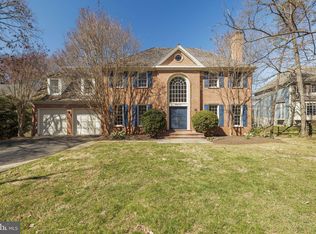 9800 Hall Rd, Potomac, MD 20854