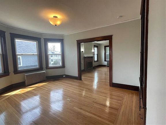 5th image of 131 Washington Ave Unit 2